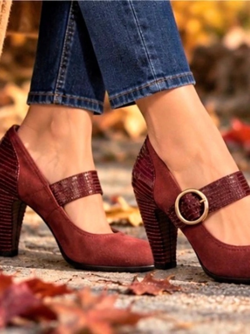 Söfft Burgundy Suede Mary Jane Heels Gold Buckle Size 8.5